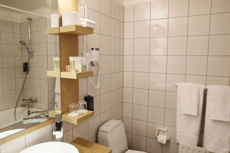 Bathroom 5, Fosshotel Raudara, Reykjavík
