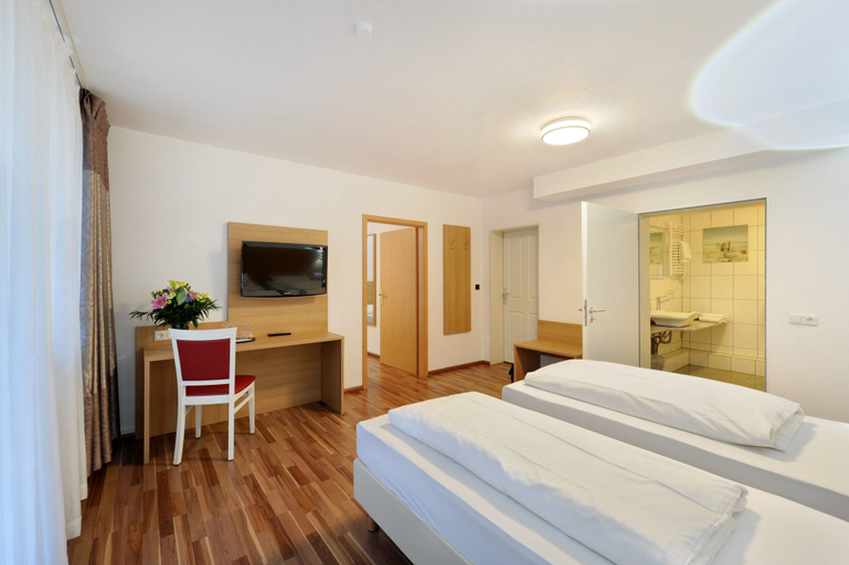 Bedroom 4, Bellevue Hotel, Düsseldorf