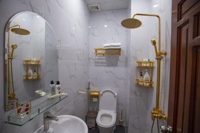 Bathroom, Hung Khanh Hotel, Côn Đảo