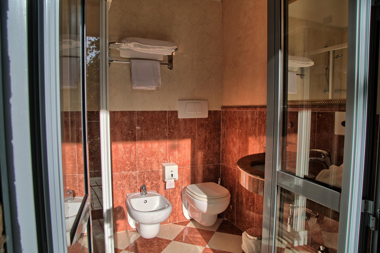 Bathroom 5, GFH - Hotel Palazzo Bello, Macerata