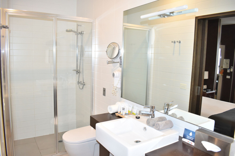 Bathroom 4, Quality Inn Heritage On Lydiard, Ballarat - Central