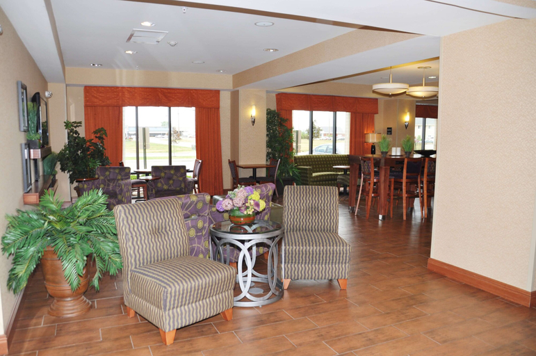 Food & Drinks 5, Hampton Inn Macomb, McDonough