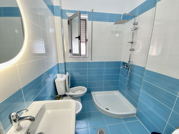 Bathroom 4, Tourists Residence, Vlorës