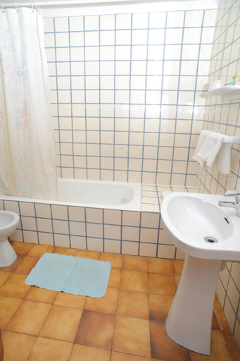 Bathroom 5, Hostal Montaña, Baleares