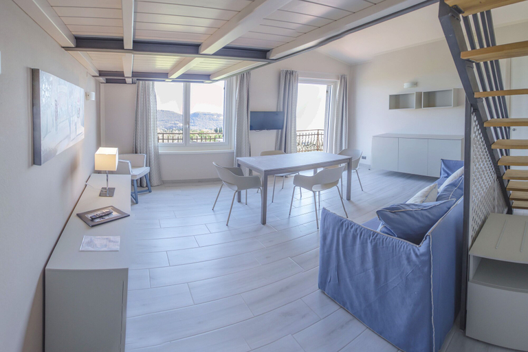 Others 5, Residence San Michele, Verona