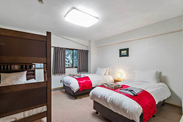 Bedroom 2, White Horse Hotel, Hakuba