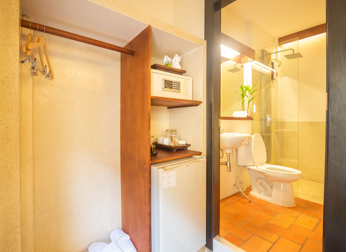 Bathroom 5, Baahu Villa, Siem Reap
