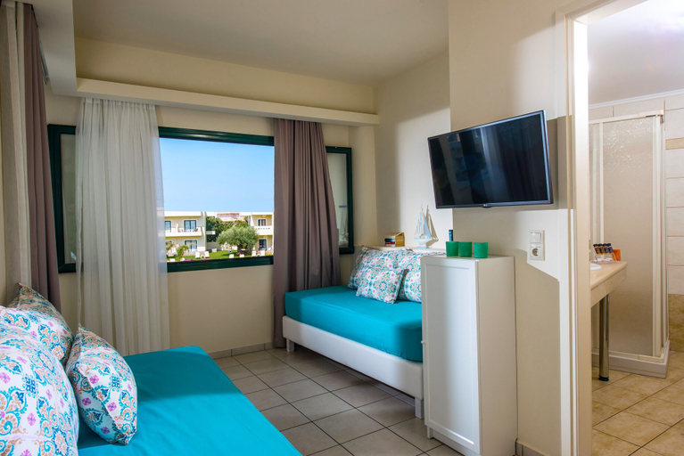 Bedroom 4, Kristalli Hotel Apartments, Crete