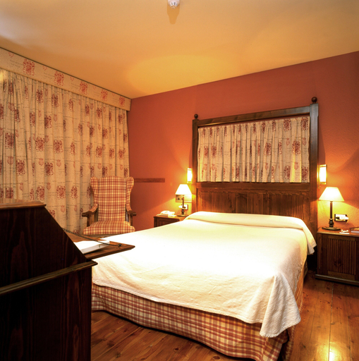 Bedroom 3, Parador de Arties, Lleida