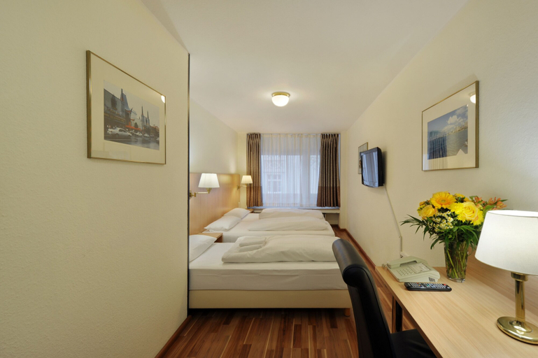 Bedroom 4, Bellevue Hotel, Düsseldorf
