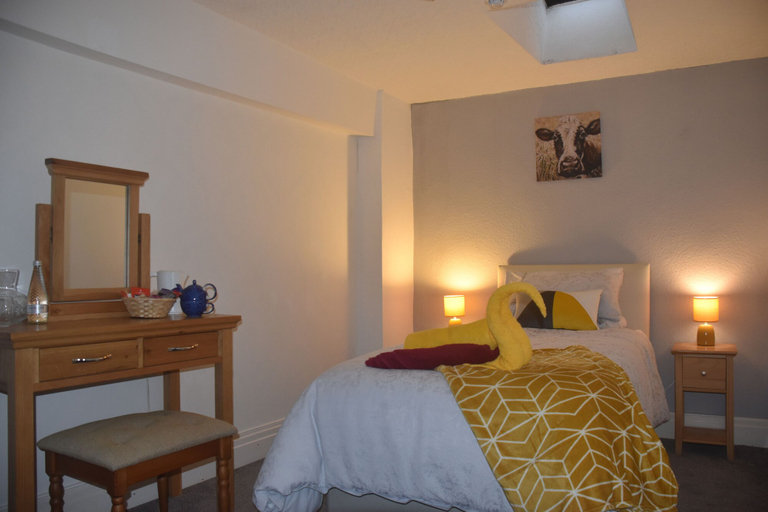 Bedroom 5, Old Silent Inn , Bradford