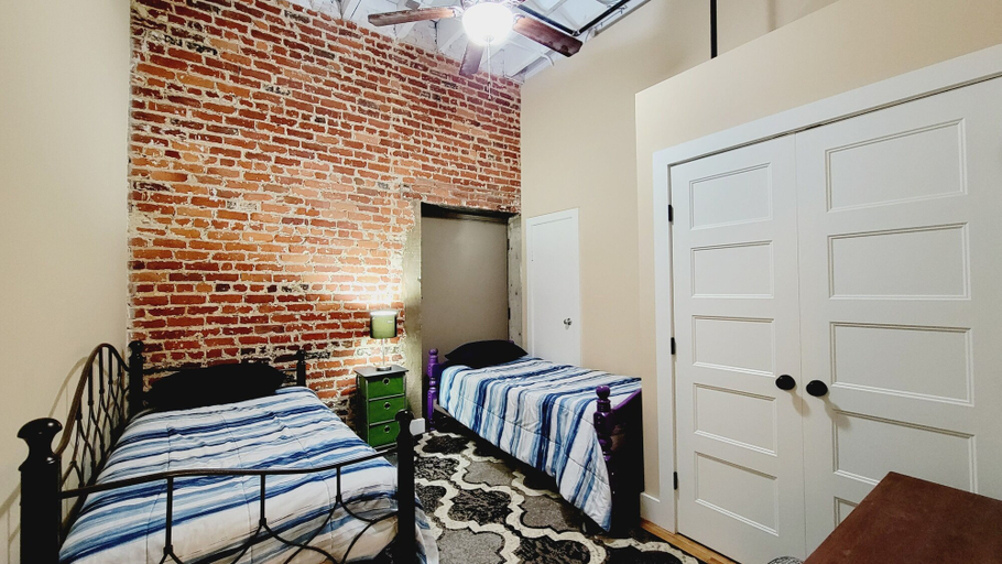 Bedroom 2, Geneva's Place LLC, Lynchburg
