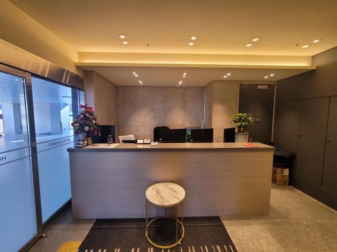 Others 5, Hotel Summit, Gwangsan