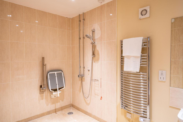 Bathroom 4, Crown Inn, South Gloucestershire