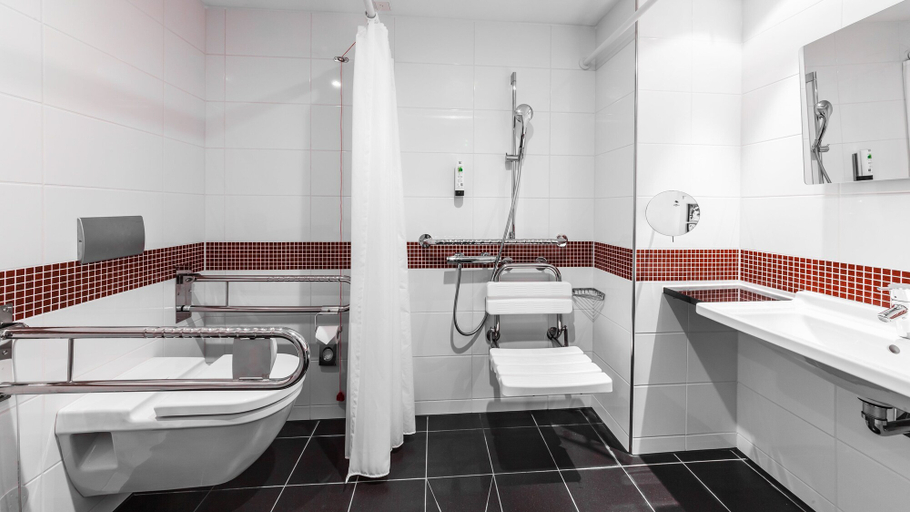 Bathroom 2, Holiday Inn MUNICH - WESTPARK by IHG, München