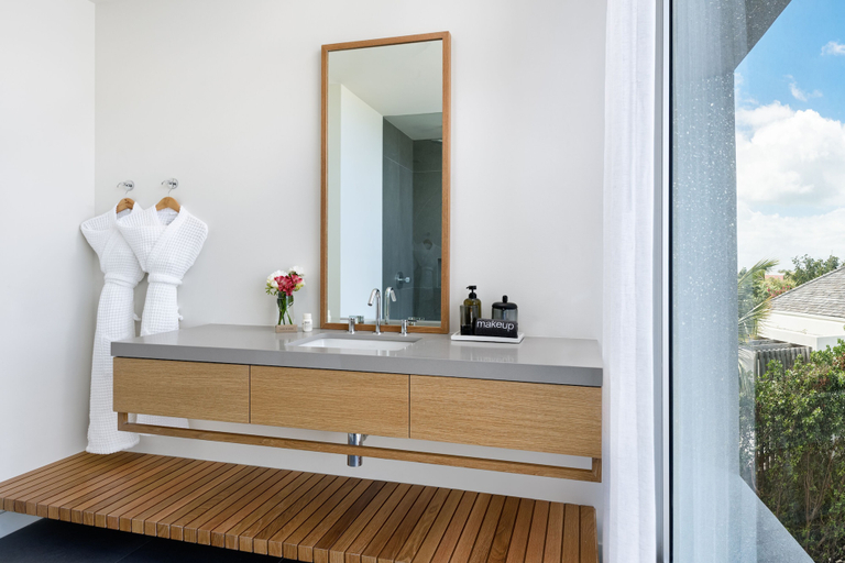 Bathroom 4, Beach Enclave