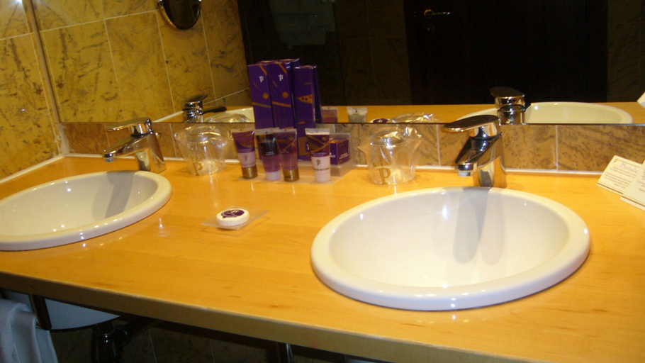 Bathroom 5, Parador de Arties, Lleida
