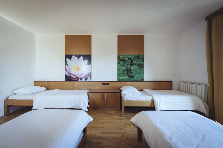 Bedroom 2, Pohorje Village Wellbeing Resort – Forest Hotel Videc, Hoce-Slivnica