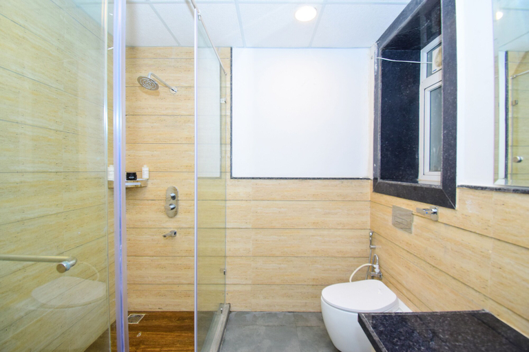 Bathroom 3, Cliffton Valley by Dumnu Homes, Shimla