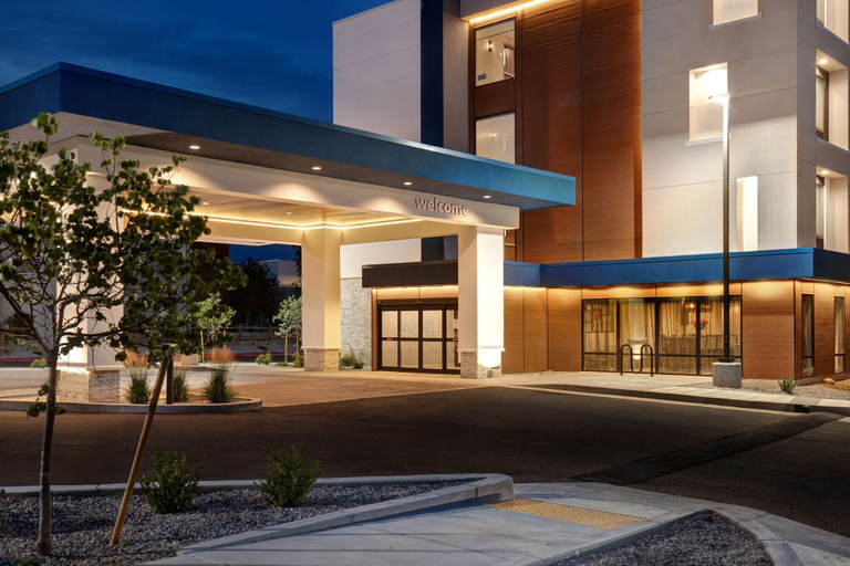 Exterior & Views 2, Hampton Inn Santa Fe South, Santa Fe