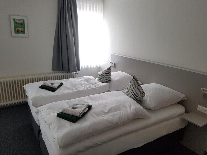 Bedroom 3, Hotel Silbertanne, Goslar