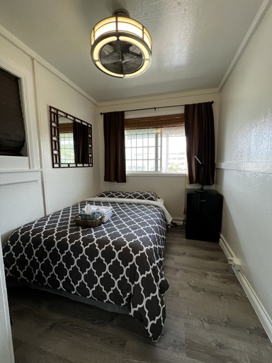 Bedroom 4, Howzit Hostels, Maui