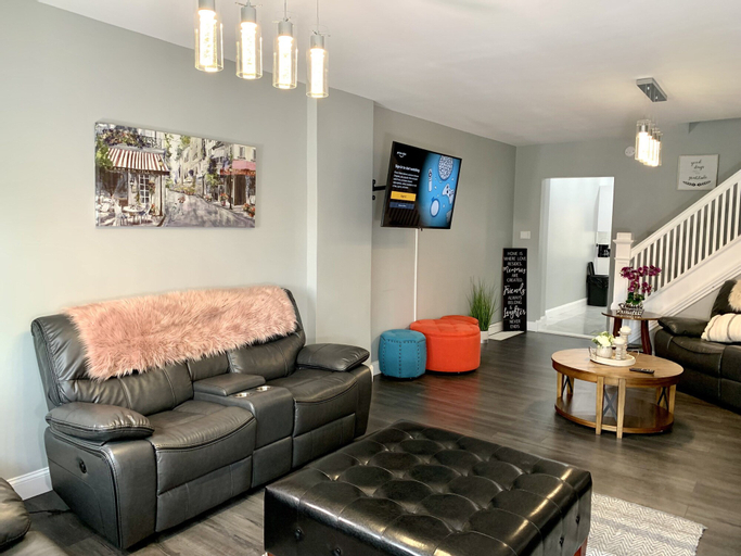 Others 5, The Wheel of Fortune Duplex-8BR Parking, Niagara
