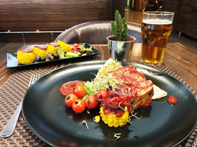 Food & Drinks 5, Hotel Bratislava, Dniprovs'kyi
