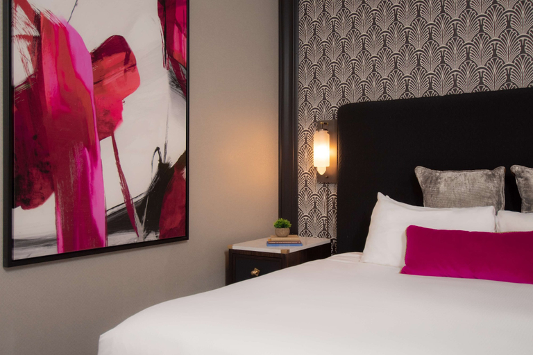 Bedroom 2, The Allegro Royal Sonesta Hotel Chicago Loop, Cook
