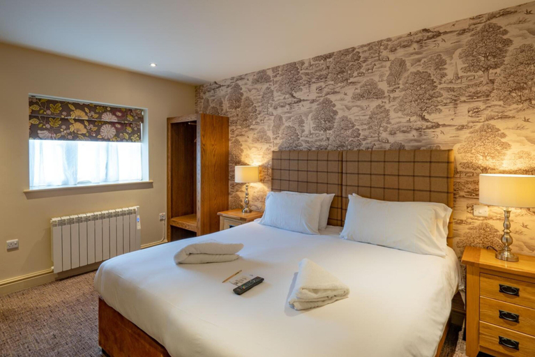 Bedroom 3, Crown Inn, South Gloucestershire
