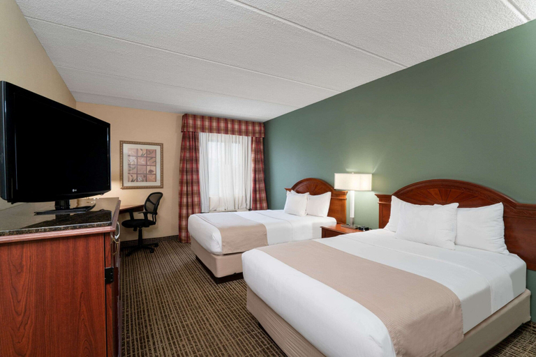 Bedroom 3, Baymont by Wyndham Knoxville/Cedar Bluff, Knox