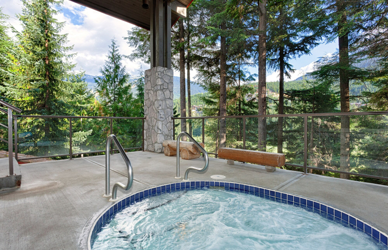 Sport & Beauty, Greyhawk by Whistler Premier, Squamish-Lillooet