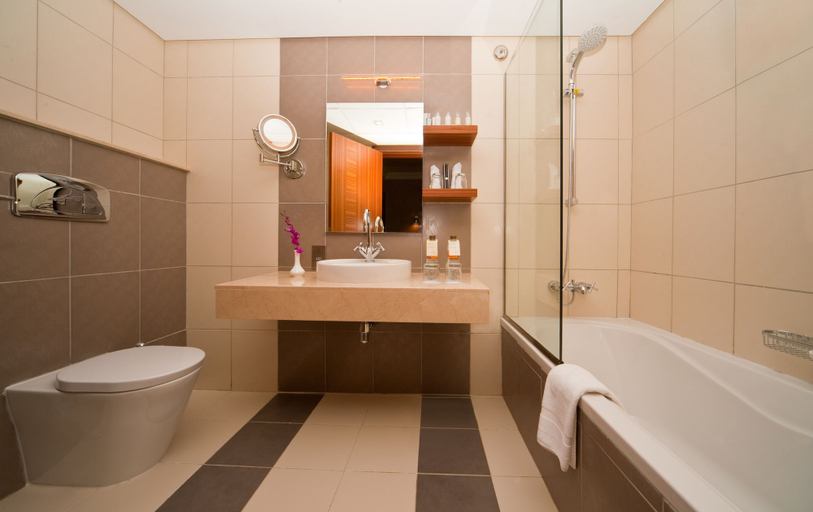 Bathroom 5, City Seasons Al Hamra Hotel, Abu Dhabi City
