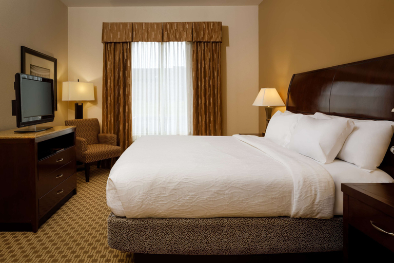 Bedroom 3, Hilton Garden Inn Cincinnati Blue Ash, Hamilton