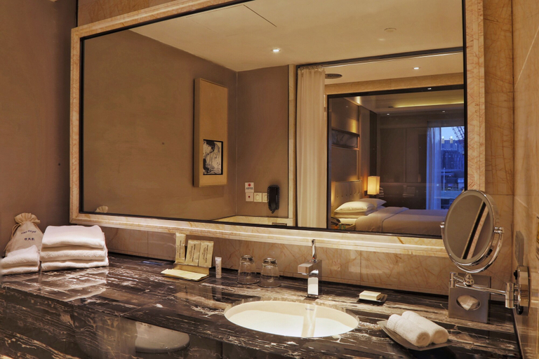 Bathroom 4, Hilton Dalian, Dalian
