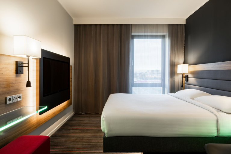 Bedroom 3, MOXY London Heathrow Airport, London