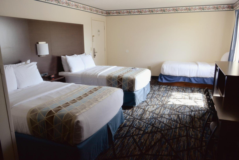 Bedroom 2, Frankenmuth Motel, Saginaw