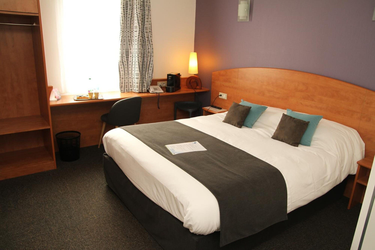 Bedroom 3, Brit Hotel Bressuire (formerly Plume Hotel), Deux-Sèvres