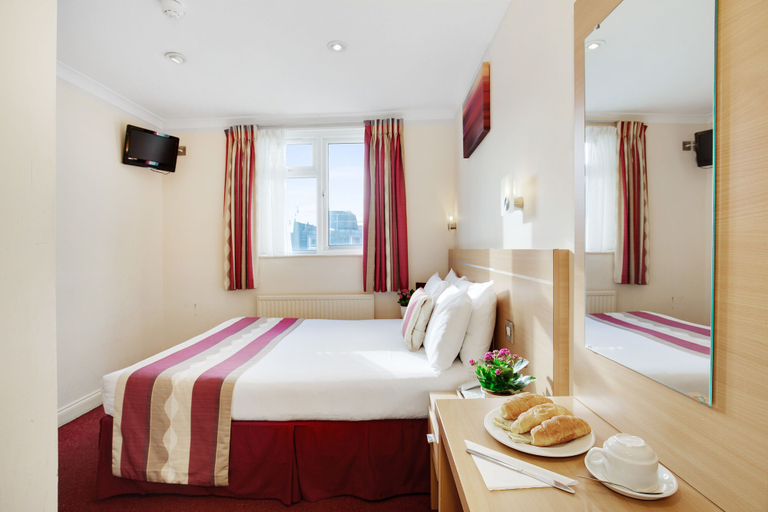 Bedroom 4, Queens Park Hotel, London
