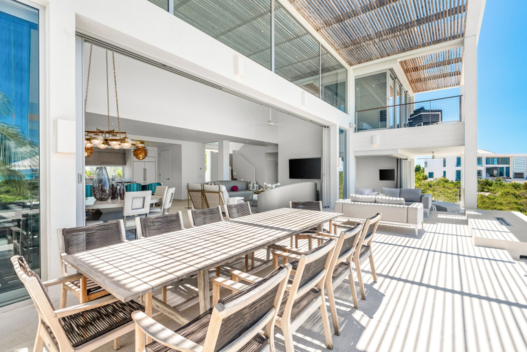 Food & Drinks 5, Beach Enclave