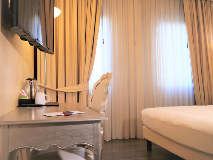 Bedroom 4, Hotel Patavium, Padua