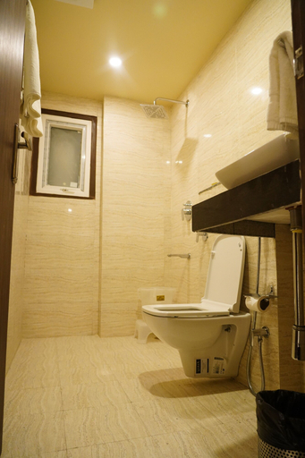 Bathroom 4, The Bayan Elegance, Jaipur