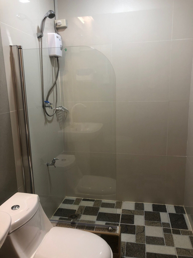 Bathroom 5, Santander Pebbles Beach Resort, Santander