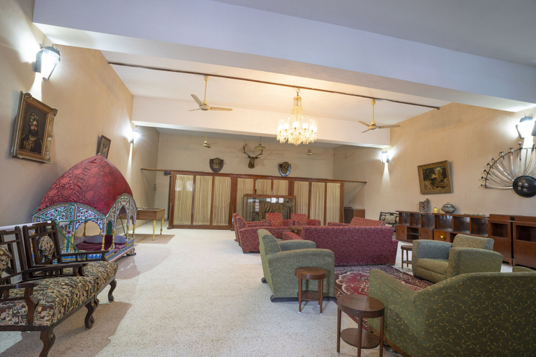 Others 5, Maharaja Kothi, Umaria