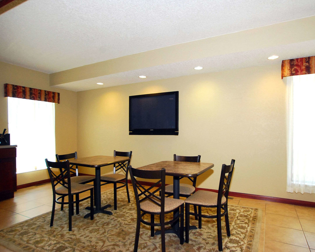 Others 5, Econo Lodge Inn & Suites Kearney South, Buffalo