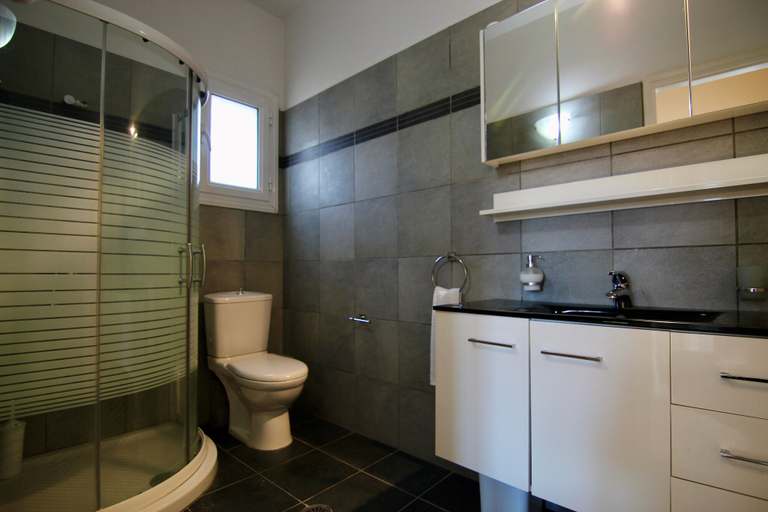 Bathroom 4, Grand Bleu Apartments & Villas, Peloponnese