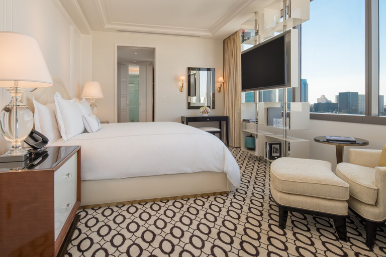 Bedroom 5, Waldorf Astoria Beverly Hills, Los Angeles
