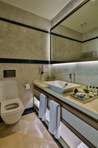Bathroom 4, Dreamland Golf Hotel, Baku