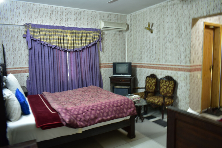 Bedroom 4, Continental Guest House, Zhob