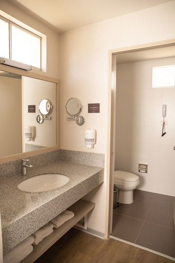 Bathroom 4, DM Hoteles Tacna, Tacna